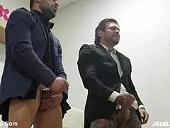 Μακρύ και σκληρό job interview με σέξι bodybuilder για χέρι roleplay