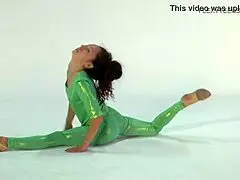 Discover Anna Ocean The Super Flexible And Athletic Russian Babe In Acrobatic Yoga Poses