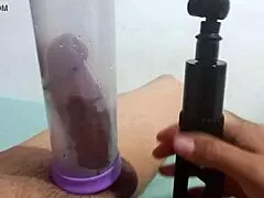 Sucking that dick with a pump, wanna join? 😜