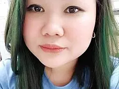 Slampig pinay fru, du måste se henne onanera för sin hemliga älskare!