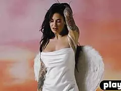 Big Tits Milf Joanna Angel Strips