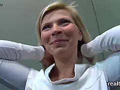 Έλα δες αυτή την Τσέχικη νύμφη να καρφώνεται σε POV!