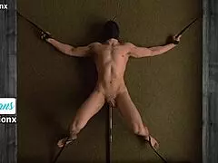 ファッキングマシーンで前立腺ミルキング！4回の激しいオーガズム