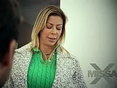 Blonde Teases Cunilingus