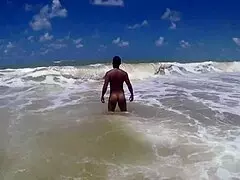 splash tambaba bodybuilder shakes ass on beach