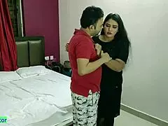 היי בוס, רוצה להזדיין עם האישה הדסית החמה שלי הלילה?