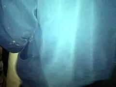 Le corro la tanga de lado y me la coji en el sillon de la cocina