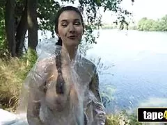 La Tettona Russa Viene Scopata in Selvaggio Mentre il Marito Guarda! 😳