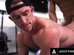 omg, my beefcake trainer buttfucks me bareback in public gym, so wild