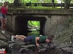 Univerzitetski student beži iz friendzone i jebe plavu curicu 18+ snom sa čvrstim telom i mokrom pičkom, završava facijalom