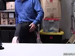 Watch Amilia Onyx ride like a cowgirl?