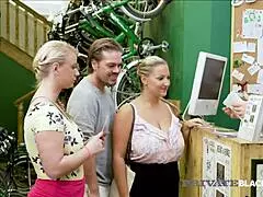 privateblack - szexi babák Bambi Bella és Crystal Swift merülnek vad orgiába