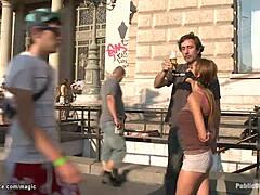 巨乳ルーマニアブロンドが公共の場でハードにハメられる