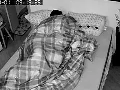 Verborgen camera betrapt twee geile kerels bij stomende gay neuk