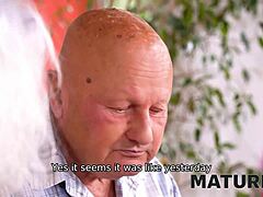 Mature4K pincér kávét és kemény farkat szolgál fel az érett feleségemnek