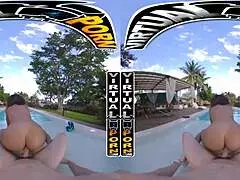 Skyla Suns Outdoor Fuck!