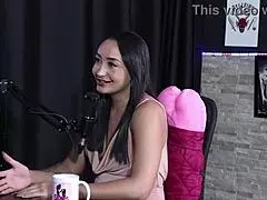 เอดน่า ซามาร่า อยากโดนกลุ่มหลังสวิงกิ้งสองชายชุดแดงโปร่ง