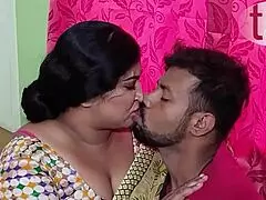 Seksi lærer Ruby forfører med sine fantastiske kurver