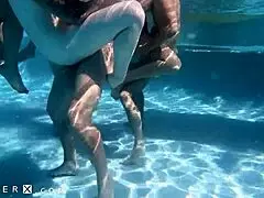 GenderX - купонът край басейна ме вкара в дива транс оргия