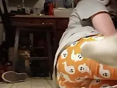 smelly dirty feet in femdom toes fetish