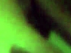 Novinha giving to coroa in amateur close-up