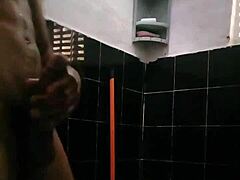 Lindo Aloprado Strokes His 21cm Cock