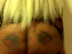 Black Ebony Model Shows Curves in Snaps