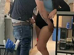 cogi con el contratista en la casa