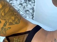 tati zaqui enjoys a solo softcore session