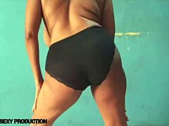 Watch This Seductive Twerking From A Beautiful Amateur!