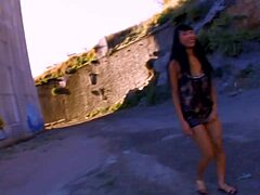 Puta asiática Sharon Lee con culo profundo perforado