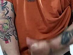 Josué Seeks Mature Connections