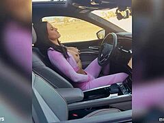 Horny athletic milf Penny Barber dives into wild face sitting and fisting with leggings and hair pulling in Brazzers promo