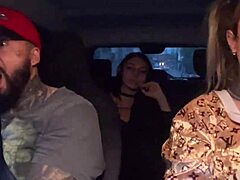 Motorista De Aplicativo Chupa Peitos Durinho E Pequenos Da Passageira Novinha De 18 Anos Até Gozar No Banco!