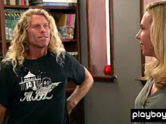 AMATEUR BLONDE BABE NICOLE IN GLASSES SERVING A BIG COCK