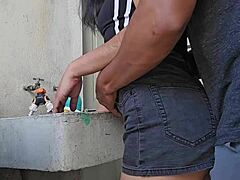 Mexicana Cogida Lavando Ropa