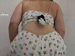 Latina Dancer in Shorts and Jeans Shows Off Natural Curves with Sexy Moves