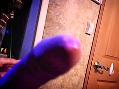 In this homemade solo clip, a guy casually demonstrates his masturbation technique step by step with clear close-up views