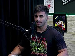 Aprendeu a gravar pornô com ângulos corretos, fudendo melhor em posições como doggystyle e missionary!