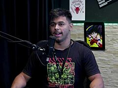 Aprendeu a gravar pornô com ângulos corretos, fudendo melhor em posições como doggystyle e missionary!