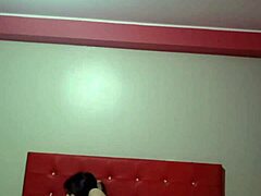 un rico casero con candyboom lista para ayudar a su compañero de estudios pero termina metiéndole la polla en poses deliciosas