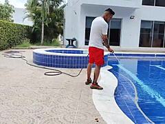 Xxxtime fucks housewife with muscular body