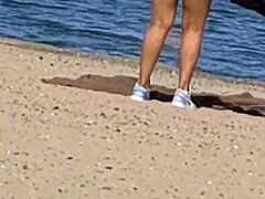 Damn that juicy cameltoe on this teasing asian beach candid 😏🏖️