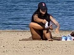 Damn that juicy cameltoe on this teasing asian beach candid 😏🏖️