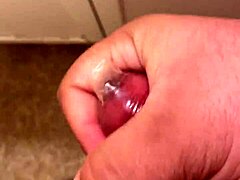 masturbating hard with a condom till i explode 💦😩🔥