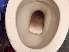 WATCH ME PEE NICE AND STEADY MONSTER COCK DRIPPING!