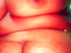 omg asian babe stuffs brinjal deep in her wet pussy while fingering to messy orgasm 😩🍆