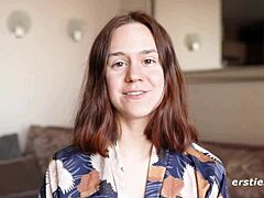 Wow Ancas kale kutje hard geramd met dildo in doggy!