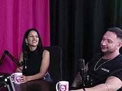 duas gostosas com peitos pra fora... boquete insano, buceta fodida gemendo alto e molhadinha bruna carlos matheus caetano kel abate bruno abate sheer red watch!!