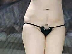 mature milf ber xin tong dances sexy home square temptation